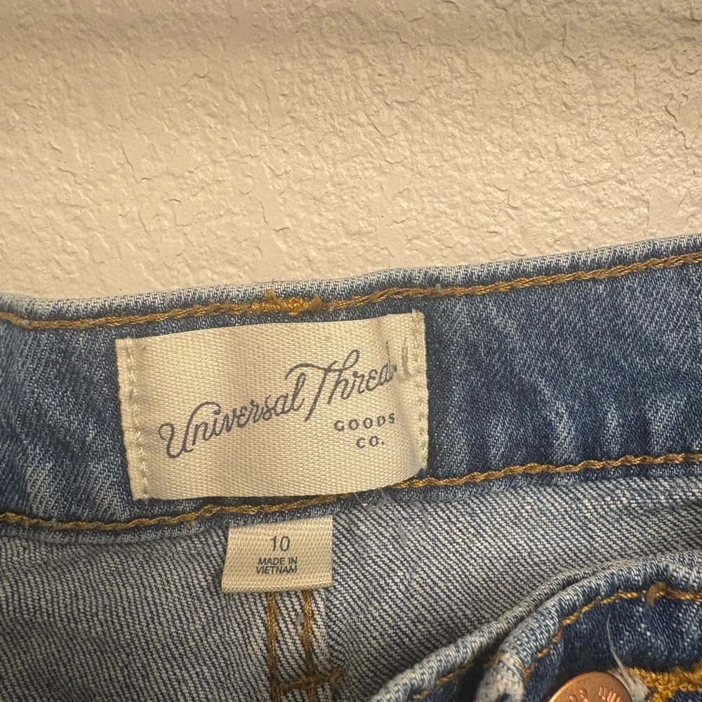 Universal Thread Blue Jean Shorts - Picture 4 of 4